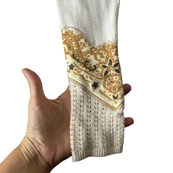 Waffle Knit White Long Sleeve Top With Boho Pattern On Sleeve - Picture 11 of 15